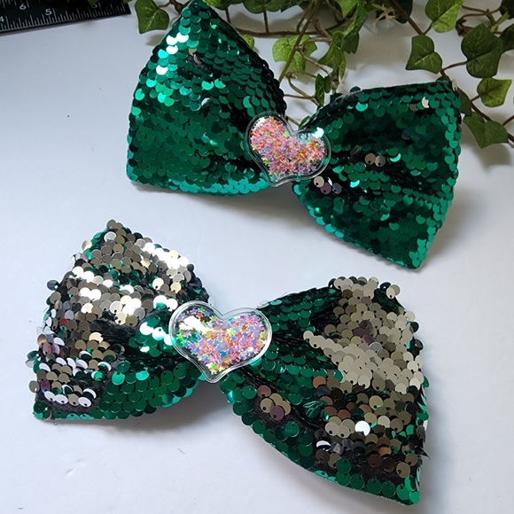 2 Girl's Mermaid Flip Sequin Green Hair Bow Clips New - Picture 2 of 5